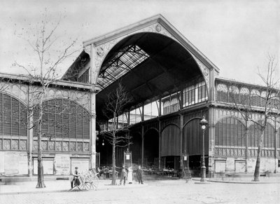 パリのレアールセントラルマーケットのパビリオンへの入り口、1900年頃 作： French Photographer