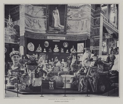 1900年パリ万国博覧会のイタリア館に展示されたフィレンツェのシグナ社の製品（モノクロ写真）。 作： French Photographer
