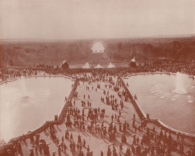 宮殿から見たヴェルサイユ宮殿のグラン・ゾーの全景（モノクロ写真 作： French Photographer