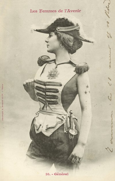 将軍、未来の女 作： French Photographer