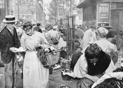 買い手と売り手のホーカー、パリ、レアール、1896年 作： French Photographer
