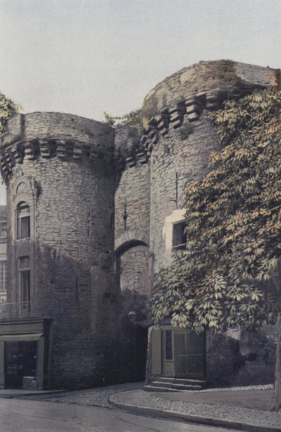 Laval、Porte Beucheresse、Cote SO 作： French Photographer