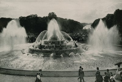 ラトナ盆地とグリーンカーペット、ラトンズファウンテンとグリーンカーペット（グラビア） 作： French Photographer