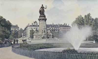 リヨン、カルノー広場 作： French Photographer