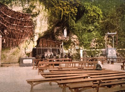 ルルドの聖母、1890年〜1900年 作： French Photographer