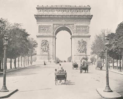 パリ。東側から見た凱旋門（モノクロ写真 作： French Photographer
