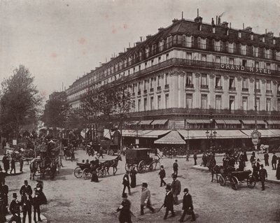 パリグランドホテルとカフェ・ド・ラ・ペ（モノクロ写真 作： French Photographer