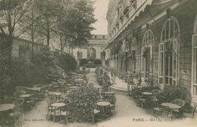 ホテルリッツ、パリのパティオ。 1913年に送られたはがき。 作： French Photographer