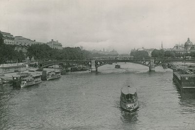 セーヌ川、ポンデサンペレス、セーヌ川、サントペレス橋の展望（写真グラビア） 作： French Photographer