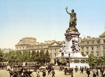 レピュブリック広場、パリ、パブ。 1900 作： French Photographer