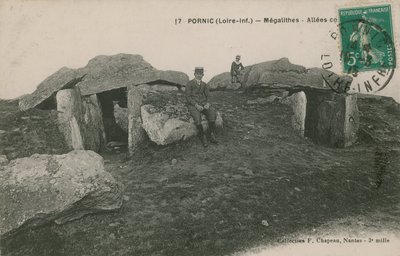 ポルノ、メガリス。 1913年に送られたはがき。 作： French Photographer