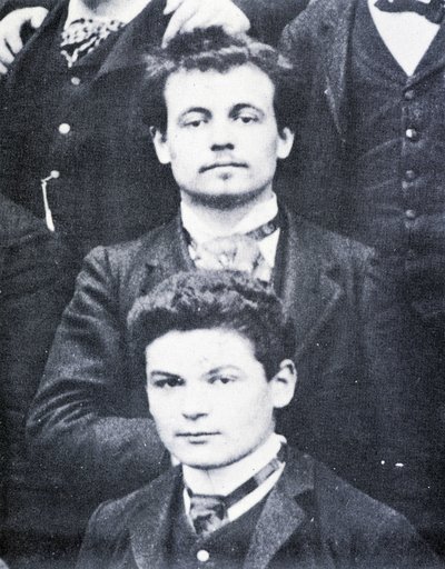 ポートレート。アルフレッド・ジャリ（1873-1907）とファルグ（1876-1947）、パリのリセ・アンリ4世にて - 写真 作： French Photographer