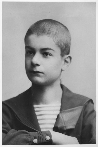 セルビア国王アレクサンダーオブレノビッチの肖像、1889年 作： French Photographer