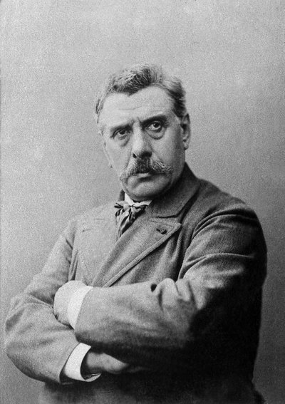 パリ美術学校の彫刻教授、ジャン・ジョセフ・アレクサンドル・ファルギエール（1831-1900）の肖像。 作： French Photographer