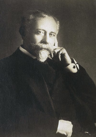 フランスの外交官・政治家、ポール・カンボン（1843-1924）の肖像。 作： French Photographer