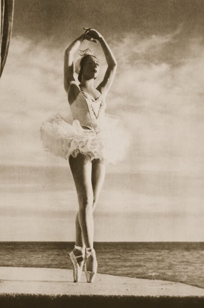 グランドバレエドモンテカルロ作、1949年（写真グラビア）、白鳥の湖のロゼッラハイタワー 作： French Photographer