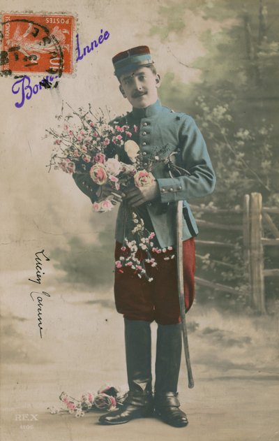 花束を持った兵士、年賀はがき、1913 作： French Photographer