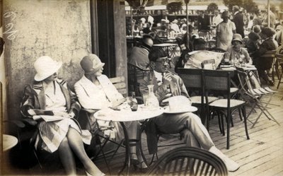 美しき時代の芸術家たちのパリ：画家次春-レオナール・フジタ 作： French Photographer