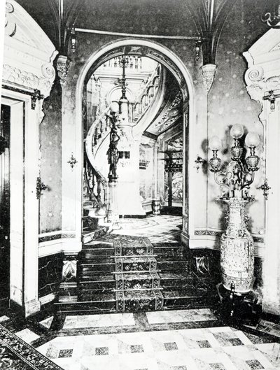 Hotel de Paivaの前庭とオニキスの階段 作： French Photographer