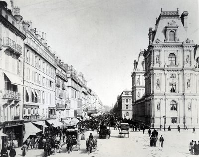 リヴォリ通りと新しいホテルドヴィル、1882年 作： French Photographer