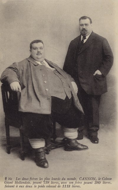 世界で最も重い2人の兄弟、合計1118ポンドの体重 作： French Photographer