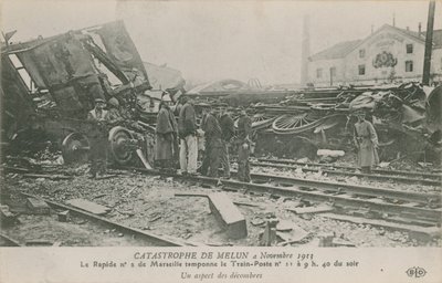 1913年11月4日、フランスのムランでの列車事故。瓦礫の眺め。 1913年に送られたはがき。 作： French Photographer