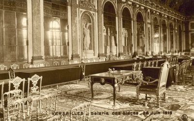 ベルサイユ、1919年6月28日、ギャルリーデグレース 作： French Photographer