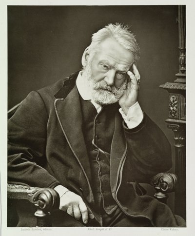 ヴィクトルユーゴー（1802年〜85年）、ギャラリーコンテンポラリーネ、1874-78年頃 作： French Photographer