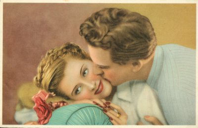 可愛い女の子の頬にキスをする若い男性（写真） 作： フランスの写真家