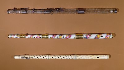 3フルート（象牙、磁器、クリスタル） 作： French School