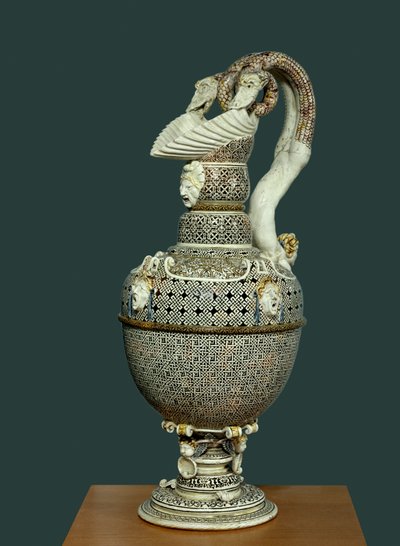 サン・ポルシェールで実現したファイン・ファイアンスのエギュイエーレ。1550年頃、パリ、ルーヴル美術館 作： French School