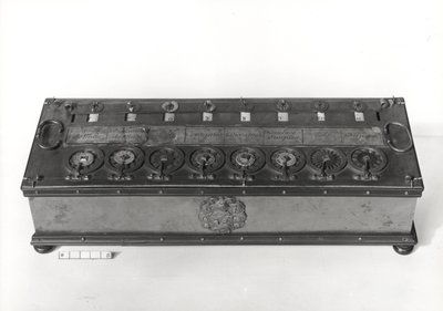 ブレーズパスカル（1623-62）、1644（金属）によって発明された計算機 作： French School