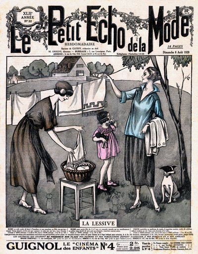 新聞の表紙 "" Le petit echo de la mode "" la detergent - 少女と犬を連れた2人の女性が、外の糸で乾かしたリネンを広げる、8月8日のn°32 作： French School