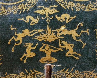 悪魔の火を吹く悪魔と山羊、オペラ「白い女」（リブレット：Augustin Eugene Scribe、音楽：Francois-Adrien Boieldieu）の宣伝用に制作された扇子、緑地に金色のプリント。 作： French School
