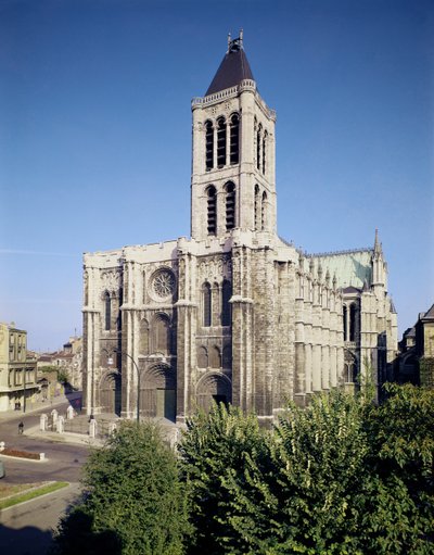 南西からの外観、1122-1281 作： French School