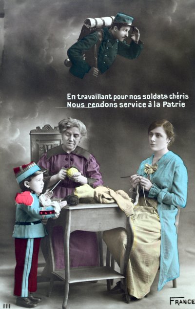 第一次世界大戦中の女性の役割を描いたフランスの愛国的なはがき1914-18、1915 作： French School
