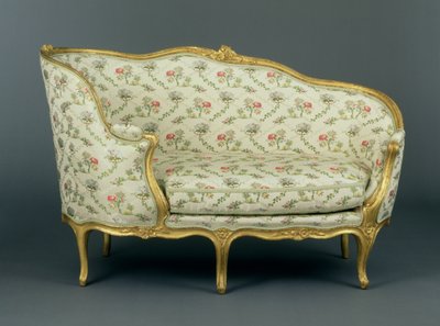 Louis XV彫刻が施されたGiltwood Veilleuse、c.1750（彫刻が施されたGiltwoodと室内装飾品） 作： French School