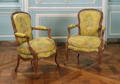 ルイ15世のアームチェアのペア、1723-74（木） 作： French School
