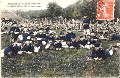 演習中のドイツ歩兵を描いた絵葉書（カラー写真） 作： French School