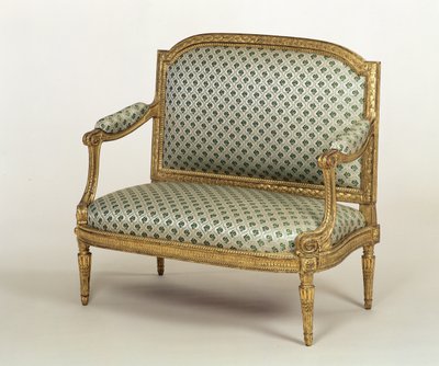 JPBoulard、c.1775刻印された小さなLouis XVI Settee（室内装飾品で刻まれた金箔） 作： French School