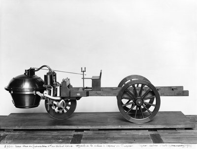 ニコラス・ジョセフ・クグノット（1725-1804）によって発明された蒸気駆動車 作： French School