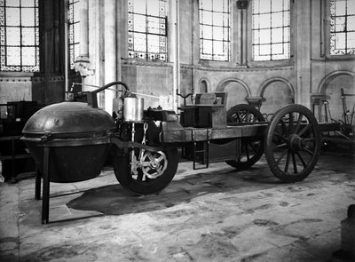 ニコラスジョセフカグノット（1725-1804）、1771年に発明された蒸気駆動車 作： French School