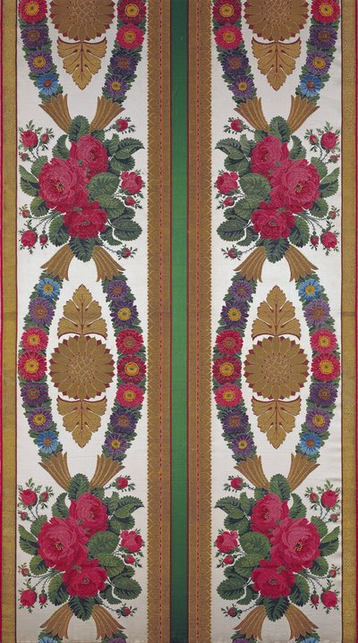 ヒナギクの花束とバラの花束を備えた布地、いとことボニー、ビサルドン、リヨン、1811年（刺繍サテン） 作： French School