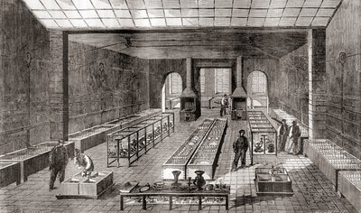 1867年、フランス・パリにあるシャルル・クリストフルの電気めっき工場の化学浴場を含む作業場（1870年頃発行の『Les Merveilles de la Science』より）（彫刻 作： French School