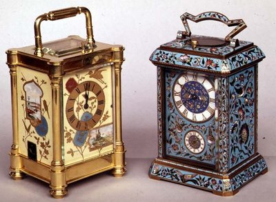 エナメル装飾が施された2つのフランスの運送用時計、1870年頃 作： French School