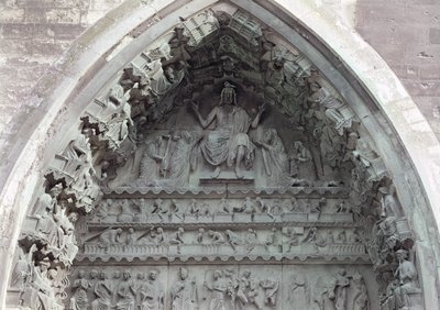 1225-40年の最後の審判を描いた北翼廊の左門からの鼓膜 作： French School