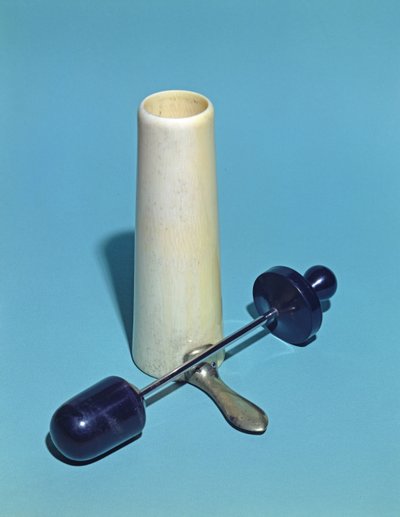 アントワーヌジョベールドゥランバル（1799-1867）が使用した膣鏡（メタル＆アイボリー） 作： French School