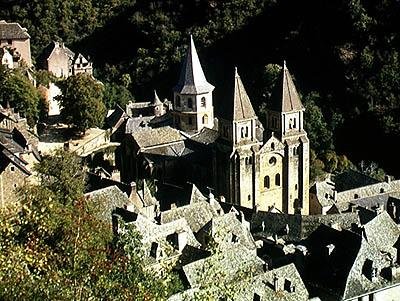 1140年頃に建てられた聖フォイ教会の眺め 作： French School