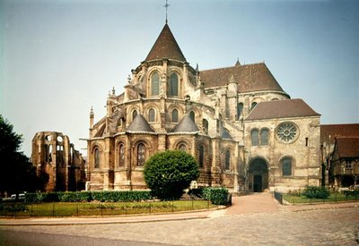 ノートルダム大聖堂の後陣の眺め、1150〜1220年に建造 作： French School