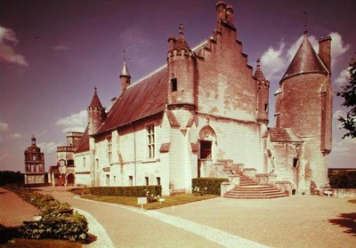 南と西のファサードがある外観 作： French School